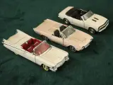 Collectie van 17 Modelauto's – Mercedes-Benz, Jaguar, Corvette, Klassieke Oldtimers & Cabriolets – foto 15 – kavel bij De Kringwinkel, Antwerpen