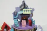 Polly Pocket speelhuisje - 101 Dalmatiers – foto 9 – kavel bij De Kringwinkel, Brecht