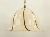 Vintage crémékleurige hanglamp in klokvorm met bruin-bronskleurige lijnen – foto 3 – kavel bij De Kringwinkel, Antwerpen
