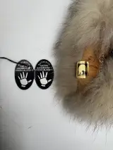 Twee authentiek Alaskaans handgemaakte masker met bont – foto 2 – kavel bij De Kringwinkel, Gent