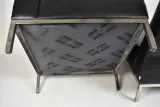 Set van 2 vintage JORI fauteuils in zwart leder – foto 6 – kavel bij De Kringwinkel, Turnhout