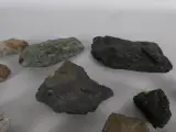 Verzameling diverse mineralen en gesteenten – foto 2 – kavel bij De Kringwinkel, Heverlee