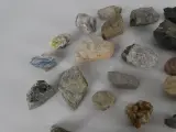 Verzameling diverse mineralen en gesteenten – foto 4 – kavel bij De Kringwinkel, Heverlee