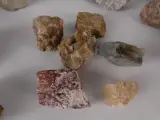 Verzameling diverse mineralen en gesteenten – foto 7 – kavel bij De Kringwinkel, Heverlee