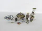 Set van 10 Cloisonné miniatuur vazen en beeldjes – kavel bij De Kringwinkel, Heverlee