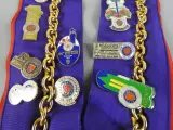 Set van twee Confrérie de la Chaîne des Rôtisseurs ambtsketens – foto 5 – kavel bij De Kringwinkel, Diest