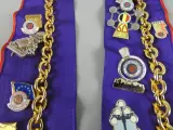 Set van twee Confrérie de la Chaîne des Rôtisseurs ambtsketens – foto 6 – kavel bij De Kringwinkel, Diest
