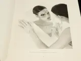 A.Magazine curated by Thom Browne (°1965) - Louis Vuitton Series 4 – foto 6 – kavel bij De Kringwinkel, Antwerpen