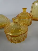 Set vintage oranje glazen parfumflesjes en potjes – foto 4 – kavel bij De Kringwinkel, Diest