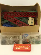 Partij vintage Meccano & Märklin metalen bouwsets met onderdelen en documentatie – foto 2 – kavel bij De Kringwinkel, Antwerpen