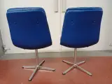 2 vintage blauwe designstoelen – foto 3 – kavel bij De Kringwinkel, Ninove