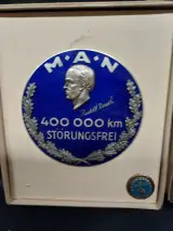 Lot van 16 vintage MAN “Störungsfrei” medailles/badges – foto 7 – kavel bij De Kringwinkel, Ninove