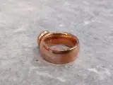 Elegante roségouden damesring met schitterende zirkonia – foto 5 – kavel bij De Kringwinkel, Gent