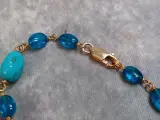 Handgemaakte gouden armband - 750 - met turkoois en blauw apatiet / glaskralen – foto 2 – kavel bij De Kringwinkel, Gent