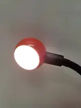 Vintage Veneta Lumi Italiaanse Bureaulamp - Rood/Zwart – foto 3 – kavel bij De Kringwinkel, Gent
