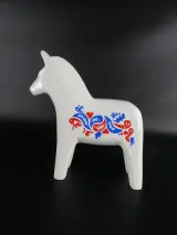Vintage Witte keramische Zweeds Dala-paard – kavel bij De Kringwinkel, Heverlee