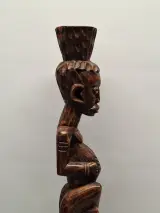 Handgesneden Afrikaanse totem sculptuur – foto 10 – kavel bij De Kringwinkel, Gent