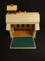 Fisher-Price Play Family School (1971) – foto 5 – kavel bij De Kringwinkel, Leopoldsburg