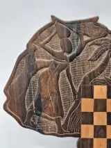 Handgesneden Afrikaanse schaaktafel in de vorm van het continent Afrika – foto 8 – kavel bij De Kringwinkel, Gent