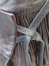 Jean Paul Gaultier FEMME Vintage leren mini plissérok – foto 5 – kavel bij De Kringwinkel, Gent