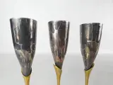 Claridge Brutalist Silverplate & Brass Flute Glasses (12 stuks) – foto 7 – kavel bij De Kringwinkel, Heverlee