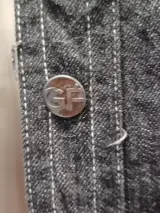 Exclusief Gianfranco Ferré designer Jeans- en Bouclé jasje – foto 5 – kavel bij De Kringwinkel, Gent