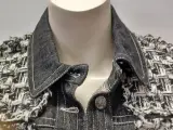 Exclusief Gianfranco Ferré designer Jeans- en Bouclé jasje – foto 8 – kavel bij De Kringwinkel, Gent