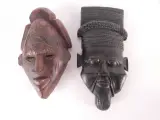 Set van 5 Afrikaanse houten maskers en houder(1992) – foto 5 – kavel bij De Kringwinkel, Heverlee