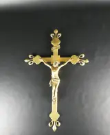 Messing kruis met Jezusfiguur – kavel bij De Kringwinkel, Heverlee