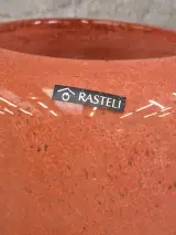 Mondgeblazen vaas van Rasteli in warme terracottakleur – foto 3 – kavel bij De Kringwinkel, Gent