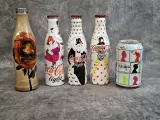 Set van 5 Coca-Cola Limited Fashion Edition Flessen & Blik - Marc Jacobs, Elvis Pompilio & Vintage Rose – kavel bij De Kringwinkel, Gent