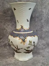 Bareuther Waldsassen porseleinen balustervaas - vogels, insecten en blauw schubdecor – foto 2 – kavel bij De Kringwinkel, Gent