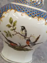Bareuther Waldsassen porseleinen balustervaas - vogels, insecten en blauw schubdecor – foto 3 – kavel bij De Kringwinkel, Gent
