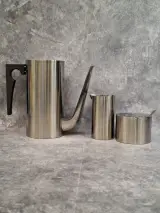Iconische Koffieset - Deense Stelton Cylinda-Line - Design Arne Jacobsen (RVS) – kavel bij De Kringwinkel, Gent