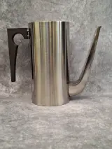 Iconische Koffieset - Deense Stelton Cylinda-Line - Design Arne Jacobsen (RVS) – foto 2 – kavel bij De Kringwinkel, Gent