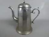 Vintage metalen koffiekan met deksel – kavel bij De Kringwinkel, Diest