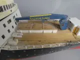 Handgemaakt houten schaalmodel van een schip – foto 3 – kavel bij De Kringwinkel, Diest