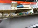 Handgemaakt houten schaalmodel van een schip – foto 9 – kavel bij De Kringwinkel, Diest