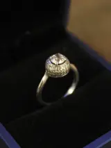 Sterling zilveren ring met heldere steen – foto 3 – kavel bij De Kringwinkel, Antwerpen