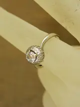 Sterling zilveren ring met heldere steen – foto 5 – kavel bij De Kringwinkel, Antwerpen