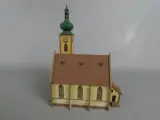 Modelkerk van Faller met gedetailleerde ramen – kavel bij De Kringwinkel, Diest