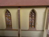 Modelkerk van Faller met gedetailleerde ramen – foto 8 – kavel bij De Kringwinkel, Diest