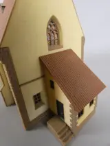 Modelkerk van Faller met gedetailleerde ramen – foto 9 – kavel bij De Kringwinkel, Diest