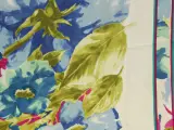 Pierre Cardin 100% zijden foulard met wit paars en blauwtinten – foto 5 – kavel bij De Kringwinkel, Antwerpen