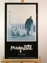 Set van 3 Magritte tentoonstellingsaffiches in lijst – foto 2 – kavel bij De Kringwinkel, Heverlee