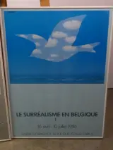 Set van 3 Magritte tentoonstellingsaffiches in lijst – foto 5 – kavel bij De Kringwinkel, Heverlee