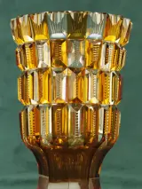 Amberkleurige kristallen Art Deco vaas – foto 3 – kavel bij De Kringwinkel, Antwerpen