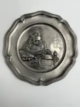 Set van 2 tinnen wandborden– 90% Zuiver Tin – foto 6 – kavel bij De Kringwinkel, Gent