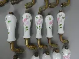 Collectie Keramisch Meubelbeslag met Rozenmotief – foto 7 – kavel bij De Kringwinkel, Diest