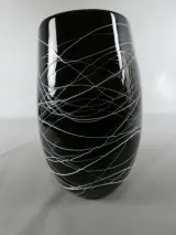 Zwarte Glazen Vaas met Wit Netwerkpatroon – kavel bij De Kringwinkel, Diest